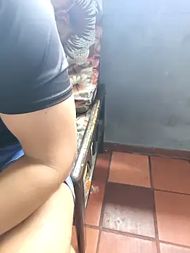 Snapshot of Blanco2023 chatting on 10/30/25, 04:04 Blanco2023 online show from 10/30/25, 04:04