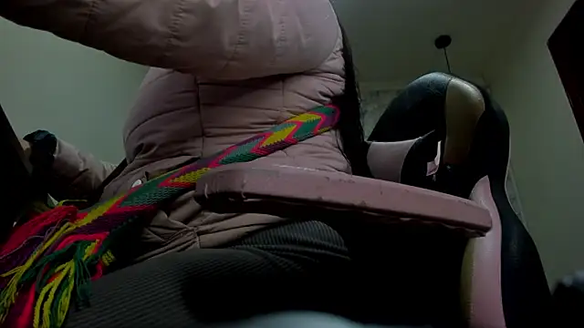 nalalye cruzz  online show from 11/21/25, 03:05