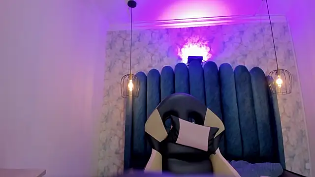 nalalye cruzz  online show from 10/30/25, 02:54