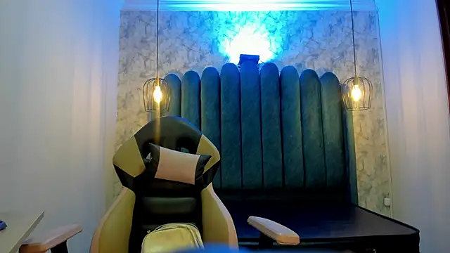 nalalye cruzz  online show from 10/31/25, 03:14