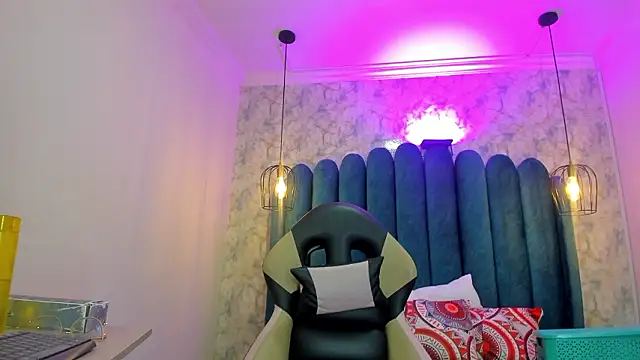 nalalye cruzz  online show from 03/05/26, 03:14