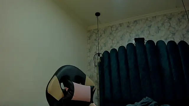 nalalye cruzz  online show from 11/06/25, 03:21