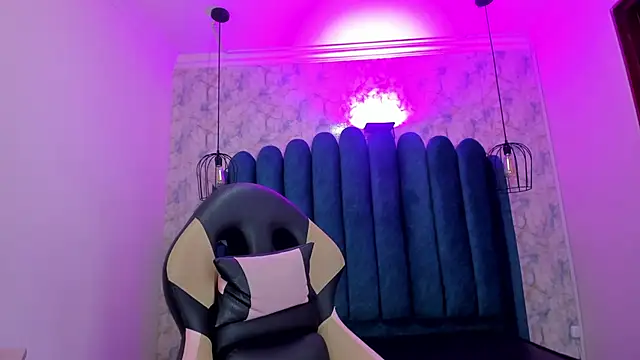 nalalye cruzz  online show from 02/06/26, 02:40