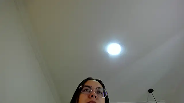 nalalye cruzz  online show from 04/19/26, 03:07