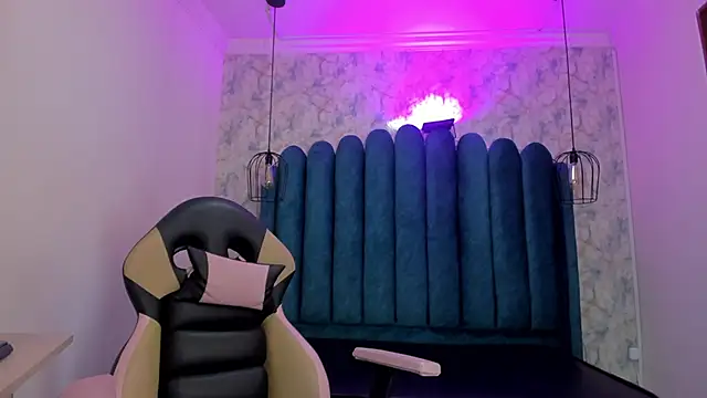 nalalye cruzz  online show from 12/20/25, 02:47