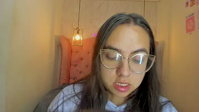Snapshot of nalalye_cruzz_ chatting on 10/01/25, 02:49 nalalye cruzz online show from 10/01/25, 02:49