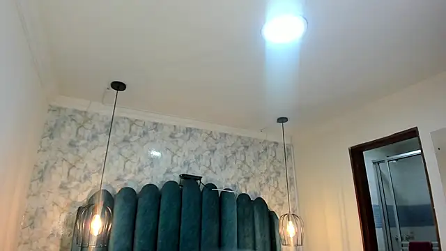 nalalye cruzz  online show from 04/04/26, 03:02