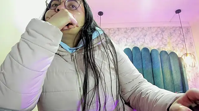 Snapshot of nalalye_cruzz_ chatting on 09/12/25, 02:01 nalalye cruzz online show from 09/12/25, 02:01