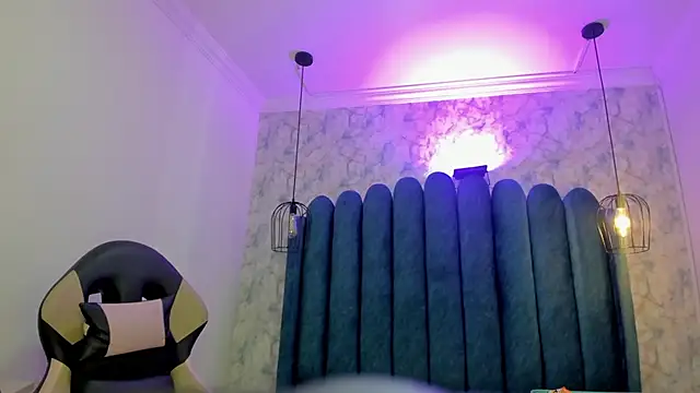 nalalye cruzz  online show from 12/14/25, 03:13