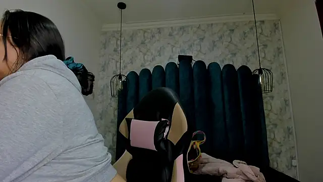 nalalye cruzz  online show from 11/09/25, 04:16