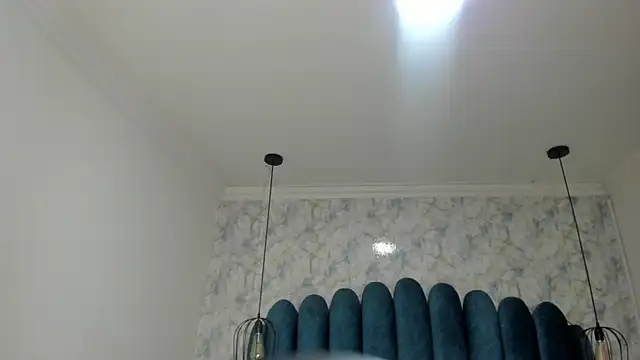 nalalye cruzz  online show from 05/15/26, 03:37