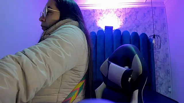 nalalye cruzz  online show from 11/02/25, 02:38