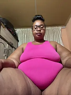 Snapshot of ZOQULUx chatting on 03/15/25, 05:04 ZOQULUx online show from 03/15/25, 05:04