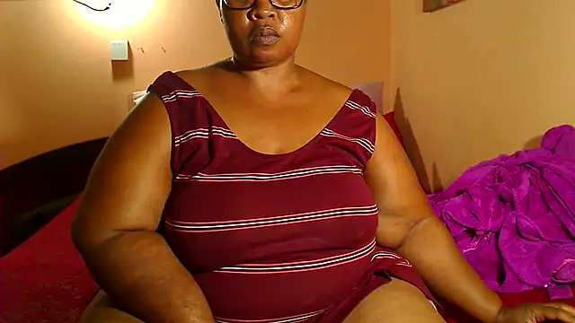 Snapshot of ZOQULUx chatting on 03/05/25, 07:06 ZOQULUx online show from 03/05/25, 07:06