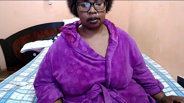 Snapshot of ZOQULUx chatting on 06/12/26, 08:45 ZOQULUx online show from 06/12/26, 08:45