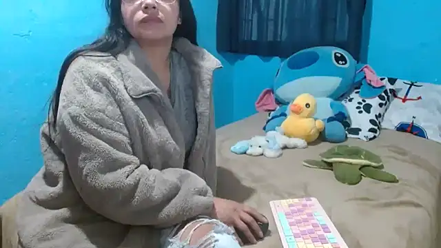 clarisse69 online show from 02/06/25, 07:29