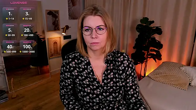 Annie Light online show from 05/28/26, 06:43