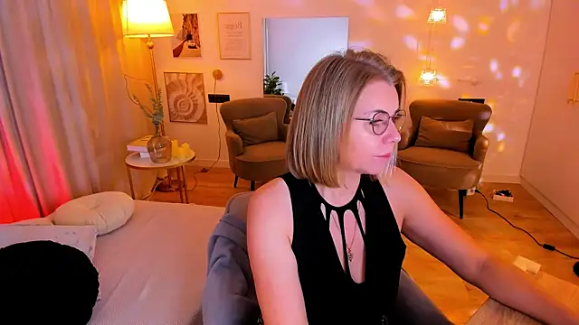 Annie Light online show from 03/03/26, 06:09