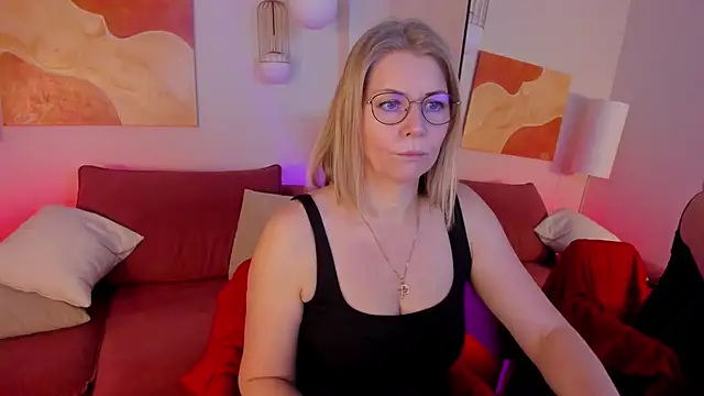 Annie Light online show from 12/01/25, 05:52