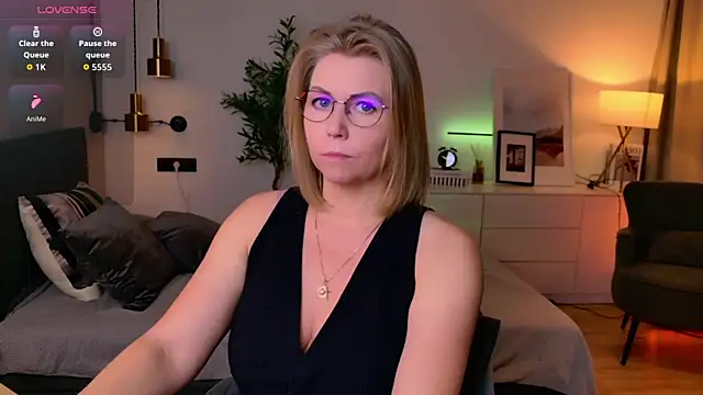 Annie Light online show from 04/20/26, 07:22