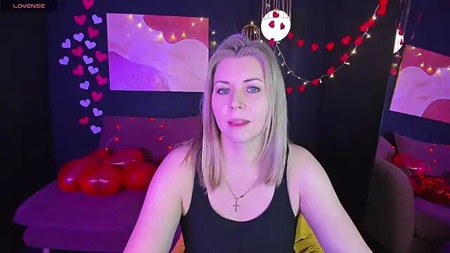 Snapshot of Annie_Light chatting on 02/15/25, 05:41 Annie Light online show from 02/15/25, 05:41