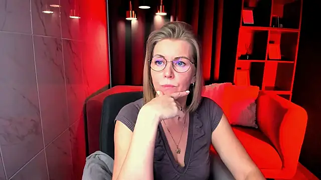 Annie Light online show from 02/06/26, 06:20