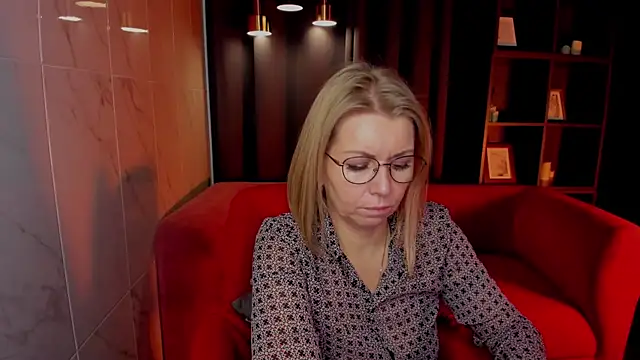 Annie Light online show from 12/02/25, 05:53