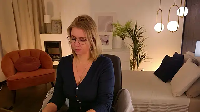 Annie Light online show from 02/07/26, 12:35