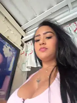 Snapshot of Luisa_Fernandaa chatting on 04/14/26, 07:30 Luisa Fernandaa online show from 04/14/26, 07:30