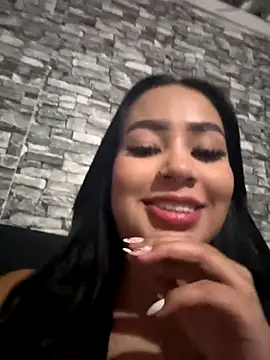 Snapshot of Luisa_Fernandaa chatting on 10/19/25, 01:08 Luisa Fernandaa online show from 10/19/25, 01:08