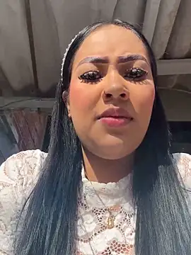 Snapshot of Luisa_Fernandaa chatting on 10/31/25, 08:27 Luisa Fernandaa online show from 10/31/25, 08:27