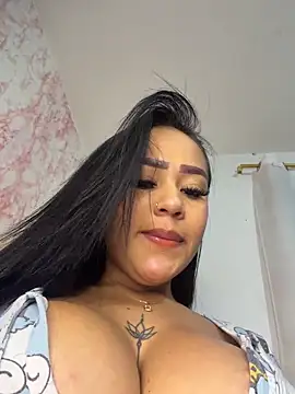 Snapshot of Luisa_Fernandaa chatting on 04/22/26, 03:24 Luisa Fernandaa online show from 04/22/26, 03:24