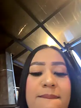 Snapshot of Luisa_Fernandaa chatting on 11/12/25, 11:30 Luisa Fernandaa online show from 11/12/25, 11:30