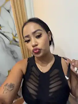 Snapshot of Luisa_Fernandaa chatting on 05/21/26, 11:24 Luisa Fernandaa online show from 05/21/26, 11:24