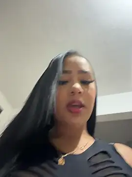Snapshot of Luisa_Fernandaa chatting on 05/14/26, 02:41 Luisa Fernandaa online show from 05/14/26, 02:41