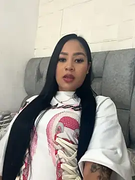Snapshot of Luisa_Fernandaa chatting on 10/16/25, 12:19 Luisa Fernandaa online show from 10/16/25, 12:19