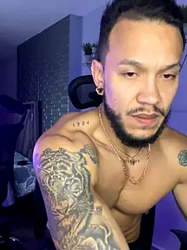 Snapshot of ARON_TAYLER01 chatting on 11/09/25, 10:30 ARON TAYLER01 online show from 11/09/25, 10:30