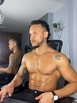 Snapshot of ARON_TAYLER01 chatting on 03/07/25, 12:34 ARON TAYLER01 online show from 03/07/25, 12:34