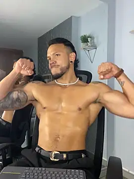 Snapshot of ARON_TAYLER01 chatting on 03/09/25, 12:53 ARON TAYLER01 online show from 03/09/25, 12:53