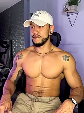 Snapshot of ARON_TAYLER01 chatting on 10/26/25, 10:26 ARON TAYLER01 online show from 10/26/25, 10:26