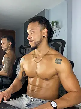 Snapshot of ARON_TAYLER01 chatting on 03/13/25, 12:56 ARON TAYLER01 online show from 03/13/25, 12:56