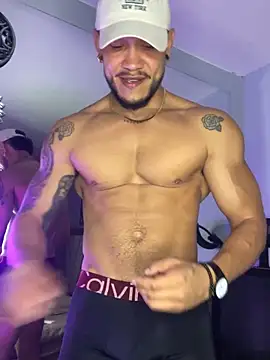 Snapshot of ARON_TAYLER01 chatting on 10/05/25, 10:28 ARON TAYLER01 online show from 10/05/25, 10:28