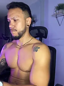 Snapshot of ARON_TAYLER01 chatting on 10/02/25, 10:29 ARON TAYLER01 online show from 10/02/25, 10:29