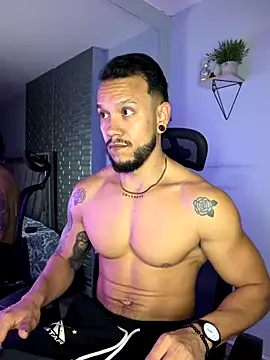 Snapshot of ARON_TAYLER01 chatting on 12/03/25, 10:25 ARON TAYLER01 online show from 12/03/25, 10:25