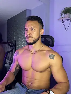 Snapshot of ARON_TAYLER01 chatting on 09/19/25, 10:30 ARON TAYLER01 online show from 09/19/25, 10:30