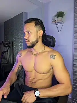 ARON TAYLER01 online show from 12/19/25, 10:28