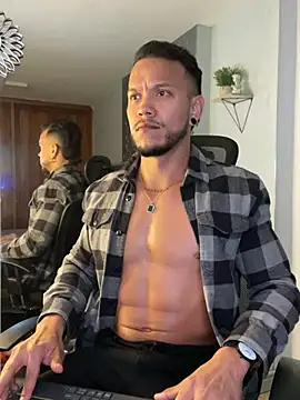 Snapshot of ARON_TAYLER01 chatting on 03/07/25, 04:22 ARON TAYLER01 online show from 03/07/25, 04:22