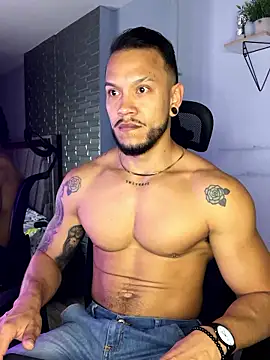 Snapshot of ARON_TAYLER01 chatting on 10/09/25, 10:38 ARON TAYLER01 online show from 10/09/25, 10:38