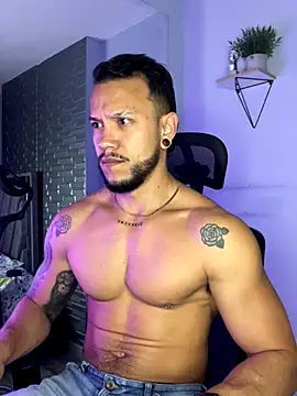 Snapshot of ARON_TAYLER01 chatting on 10/16/25, 10:34 ARON TAYLER01 online show from 10/16/25, 10:34