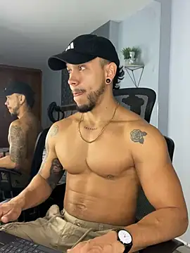 Snapshot of ARON_TAYLER01 chatting on 03/15/25, 12:34 ARON TAYLER01 online show from 03/15/25, 12:34